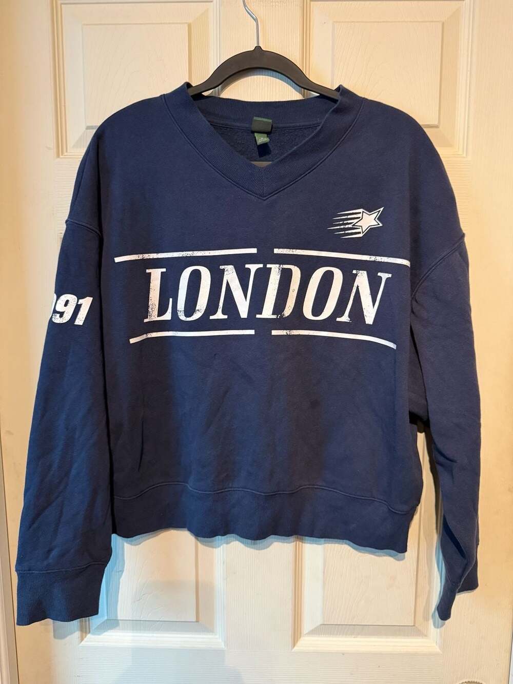 Wild Fable London V-Neck Sweatshirt Size M Navy Blue Fleece 1991